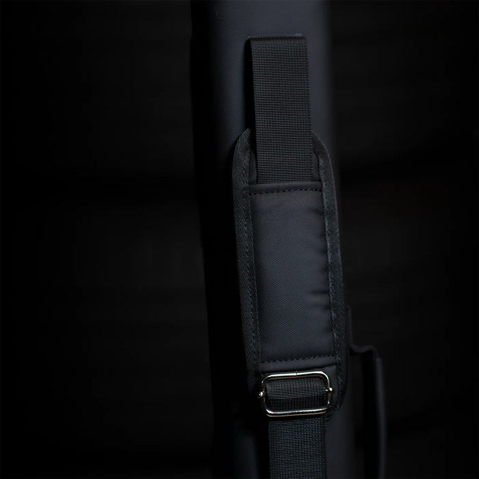 Adjustable shoulder strap