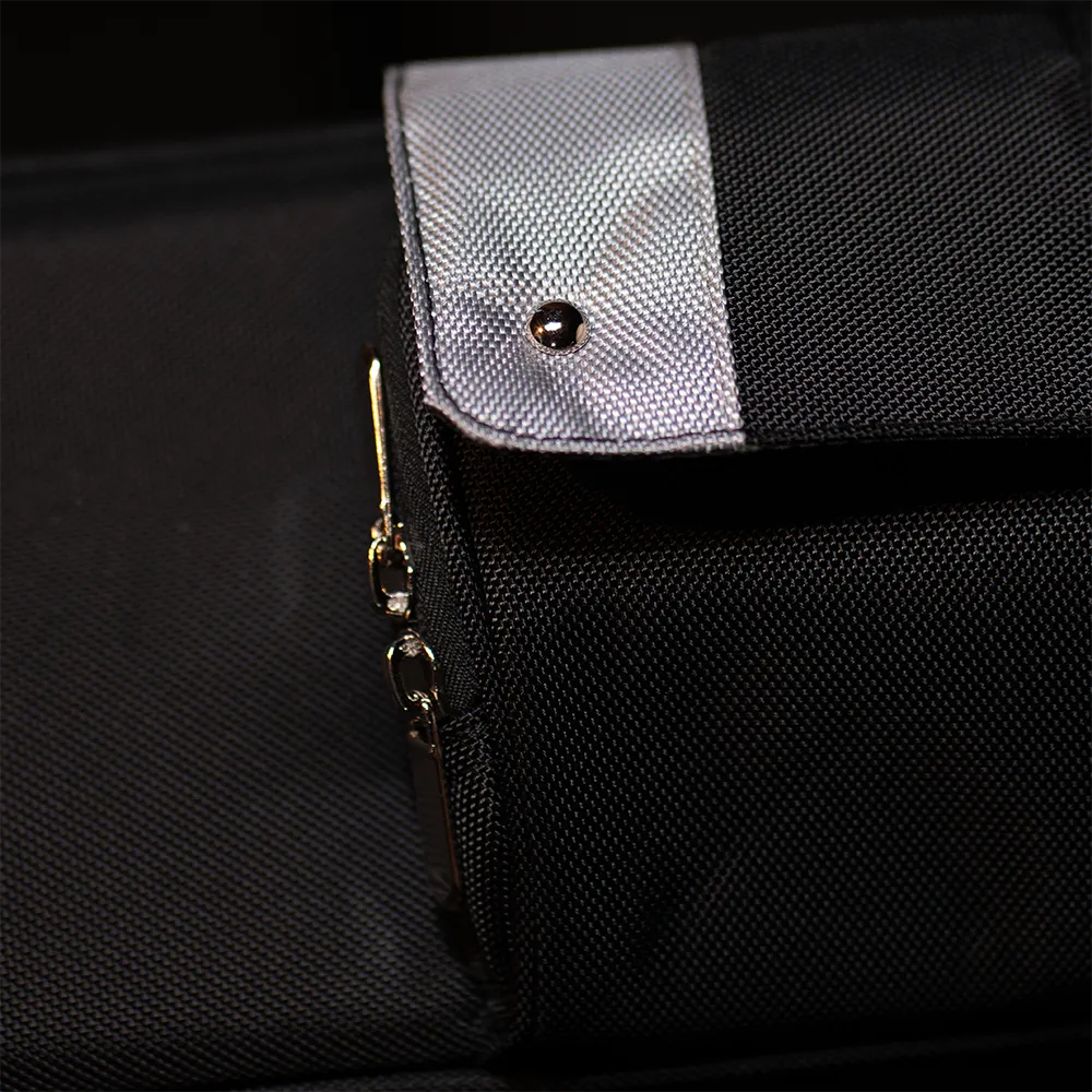 Sturdy rivet holding 4x5 pool cue case