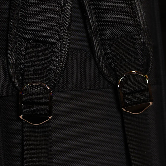 Fully adjustable shoulder straps